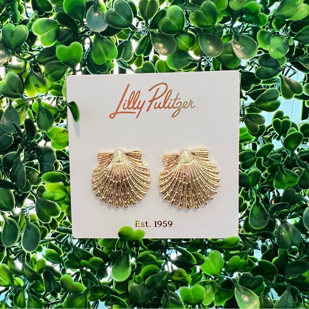 New Lilly Pulitzer Gold Sunshell Stud Earrings | Metallic | Seashell - Picture 6 of 7